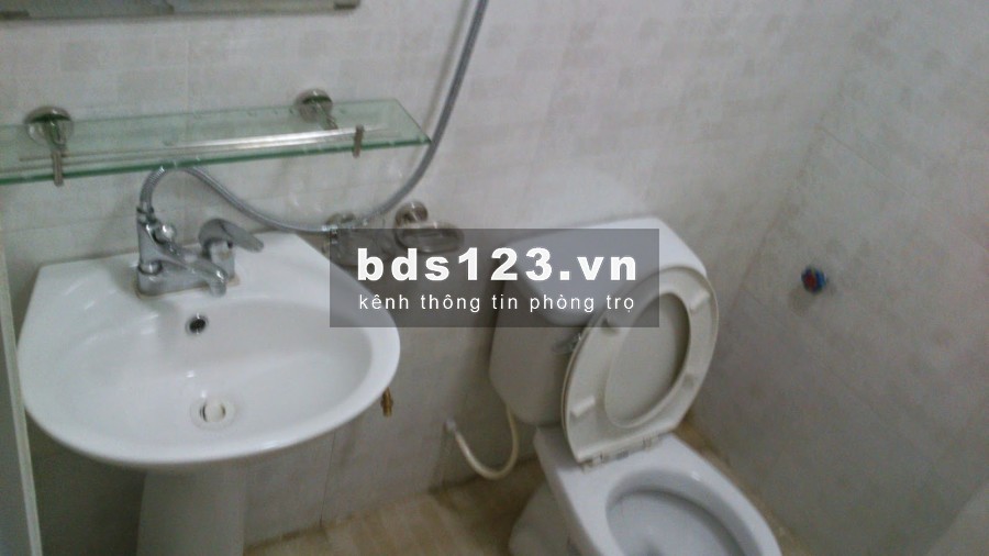 Cho thuê căn hộ khép kín tiện nghi tại phố Định Công Thượng