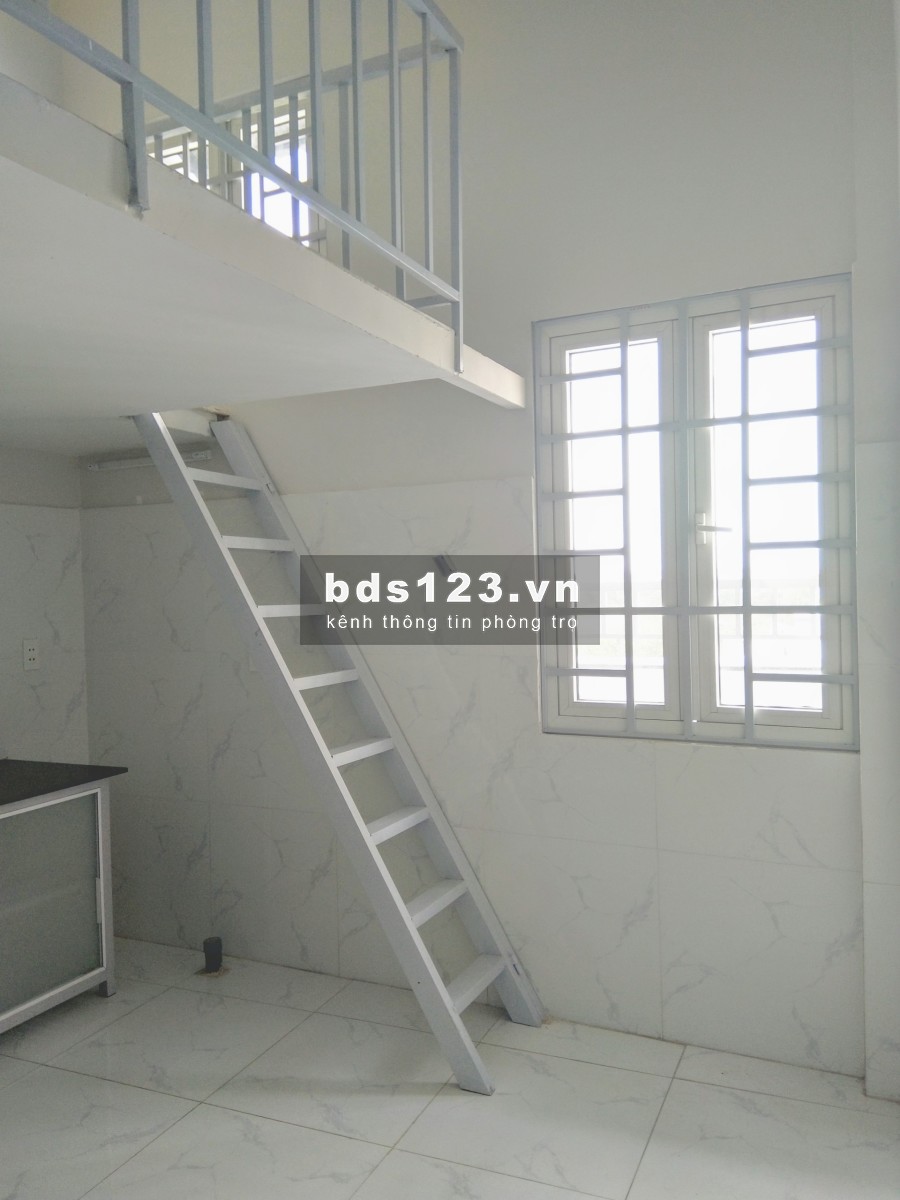 Phòng WC riêng, bếp riêng, cửa sổ, ban công, thang máy. Giờ giấc tự do. Bảo vê & camera an ninh 24/24. Đường 36 Kha Vạn Cân, Linh Đông, Thủ Đức. Xe tải tới cổng