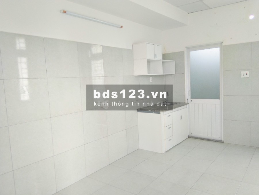 Phòng WC riêng, bếp riêng, cửa sổ, ban công, thang máy. Giờ giấc tự do. Bảo vê & camera an ninh 24/24. Đường 36 Kha Vạn Cân, Linh Đông, Thủ Đức. Xe tải tới cổng