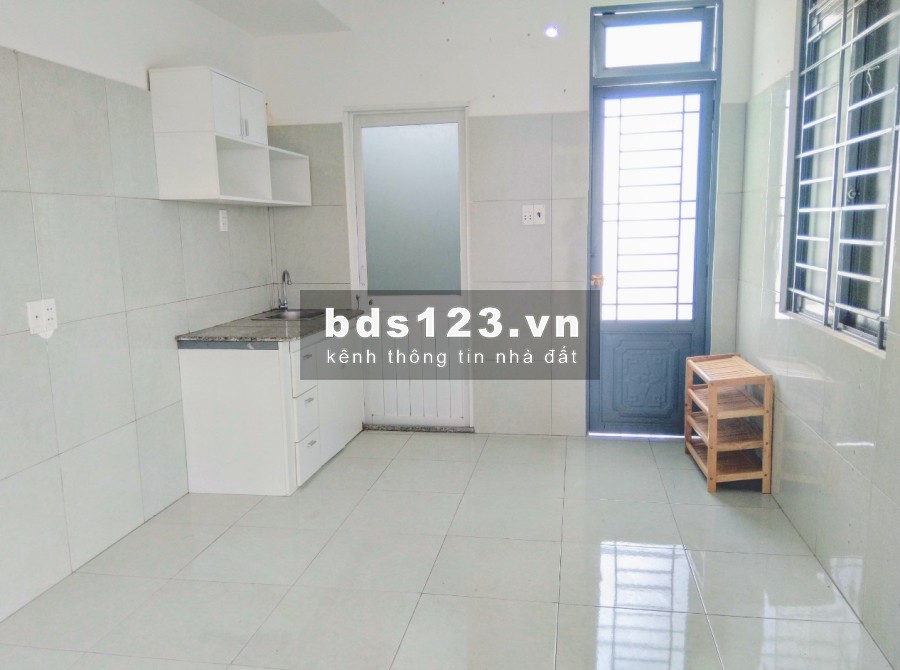 Phòng WC riêng, bếp riêng, cửa sổ, ban công, thang máy. Giờ giấc tự do. Bảo vê & camera an ninh 24/24. Đường 36 Kha Vạn Cân, Linh Đông, Thủ Đức. Xe tải tới cổng