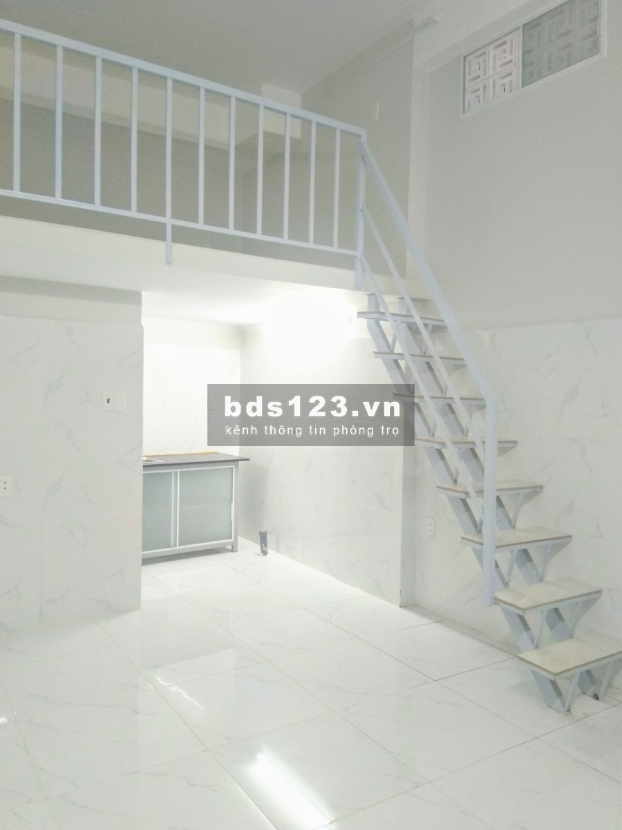 Phòng WC riêng, bếp riêng, cửa sổ, ban công, thang máy. Giờ giấc tự do. Bảo vê & camera an ninh 24/24. Đường 36 Kha Vạn Cân, Linh Đông, Thủ Đức. Xe tải tới cổng