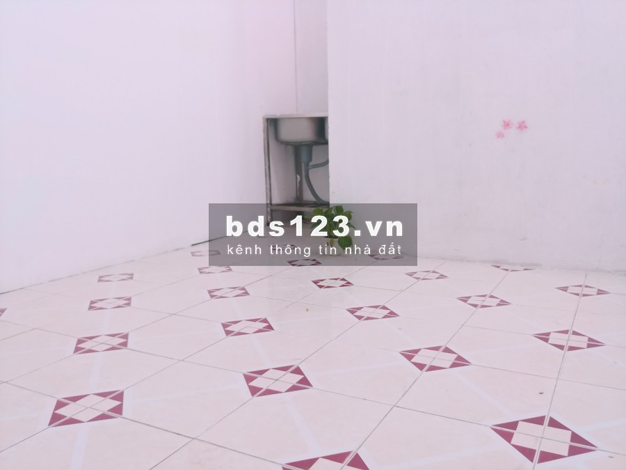 Phòng CỬA SỔ sạch đẹp YÊN TĨNH ngay gần Đất Thánh và Chấn Hưng