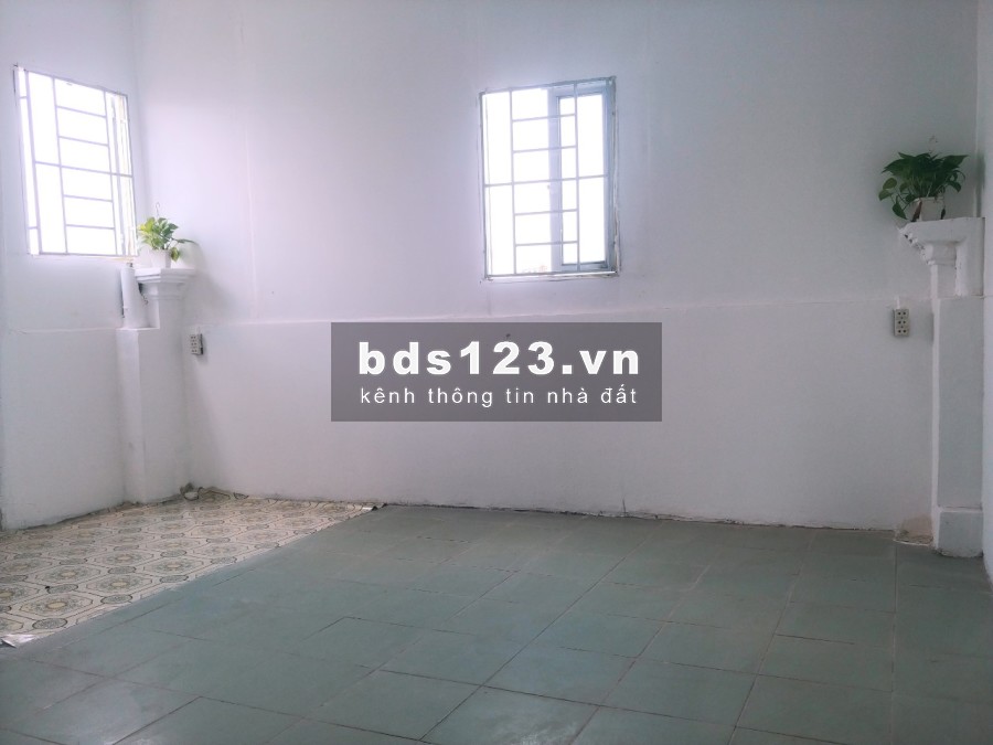 Phòng CỬA SỔ sạch đẹp YÊN TĨNH ngay gần Đất Thánh và Chấn Hưng