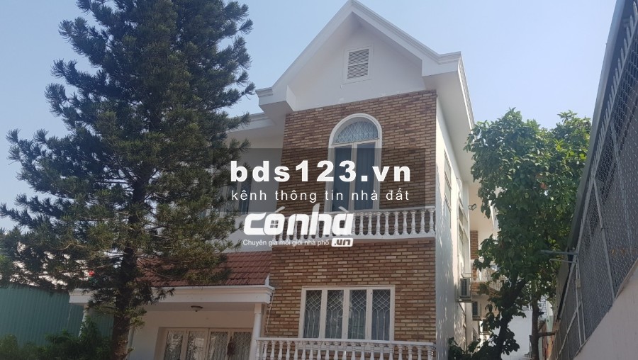 Cho thuê nhà nguyên căn khu cư xá Bắc Hải, Quận 10. DT 32x24m _ CÓ NHÀ