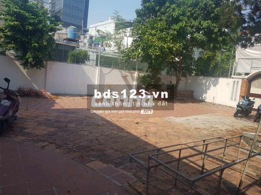 Cho thuê nhà nguyên căn khu cư xá Bắc Hải, Quận 10. DT 32x24m _ CÓ NHÀ
