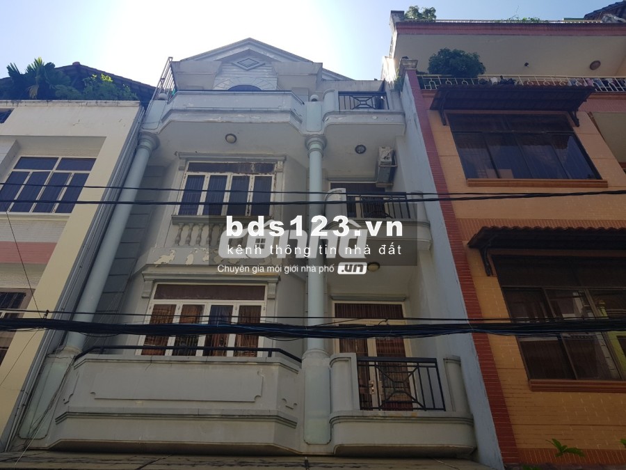 Cho thuê nhà nguyên căn đường 3 tháng 2, Quận 10. DT 7x12m _ CÓ NHÀ