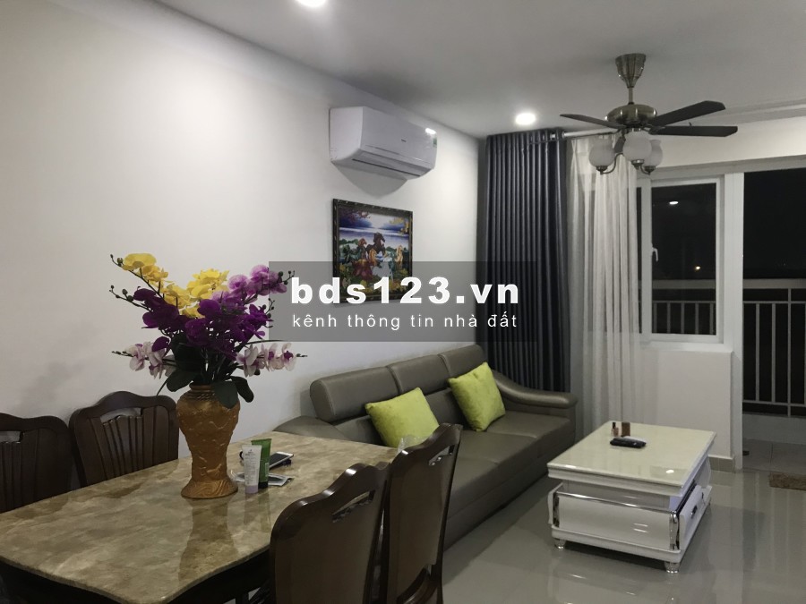 Cần bán căn hộ 73 m2 tầng trung view đẹp
