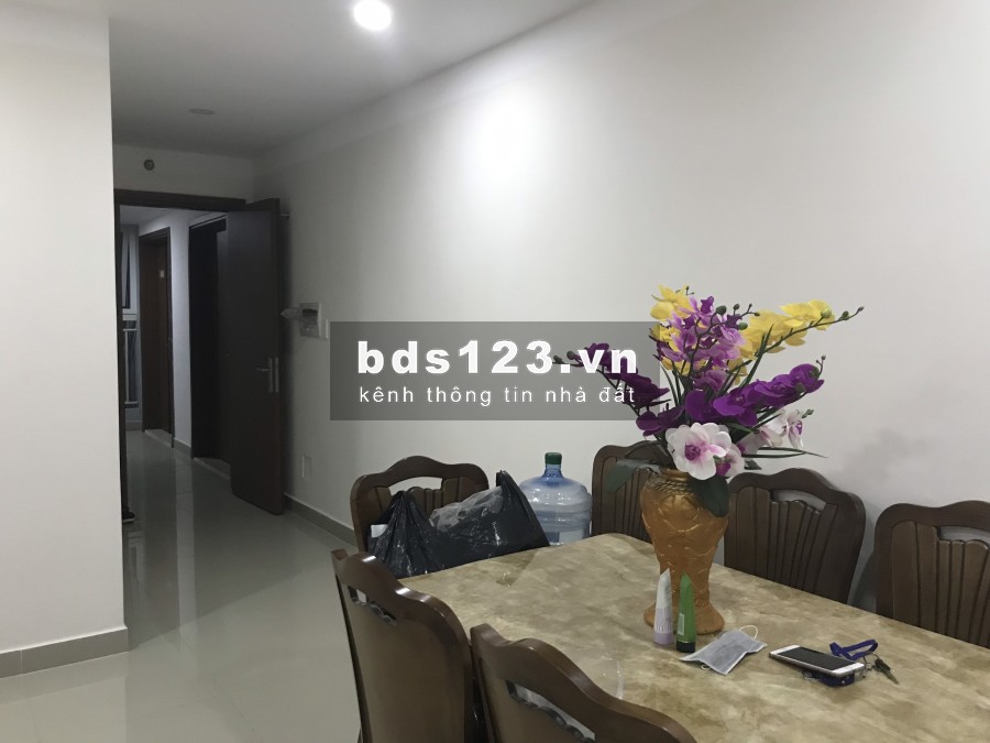 Cần bán căn hộ 73 m2 tầng trung view đẹp