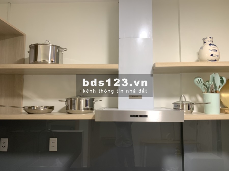 Chủ nhà cần tiền nên bán gấp căn hộ Jamila KĐ 3pn, 92m2 full NT chỉ 3,2 tỷ bao hết. Lh 0909321775. Hoàng