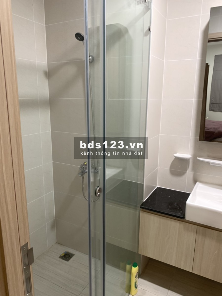 Chủ nhà cần tiền nên bán gấp căn hộ Jamila KĐ 3pn, 92m2 full NT chỉ 3,2 tỷ bao hết. Lh 0909321775. Hoàng
