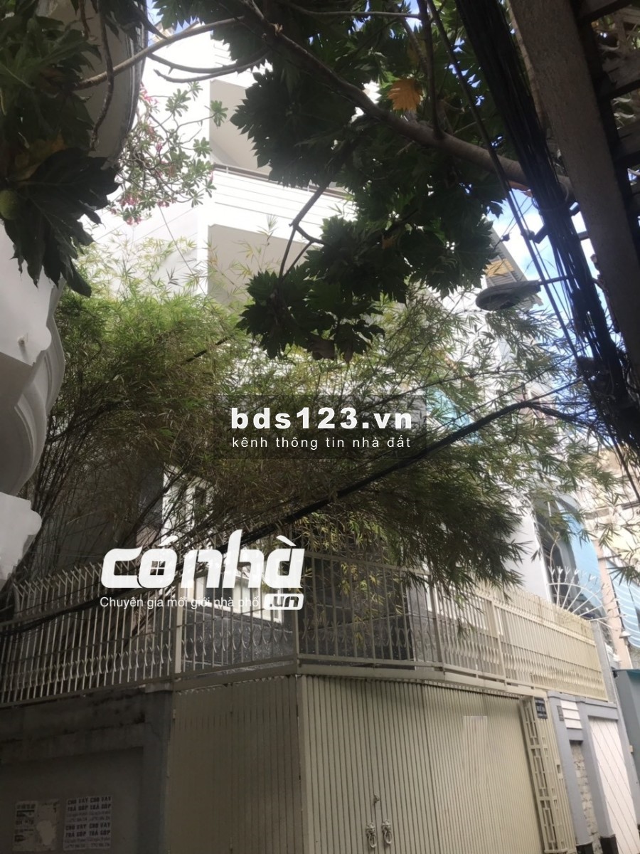 Cho thuê nhà hxh đường Hoàng Diệu, Phú Nhuận. Dt 9x10m, _ CÓ NHÀ