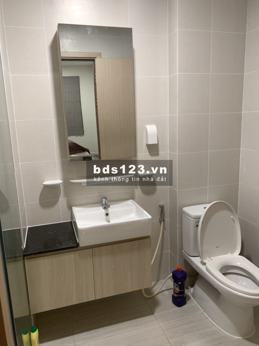 Chủ nhà cần tiền nên bán gấp căn hộ Jamila KĐ 3pn, 92m2 full NT chỉ 3,2 tỷ bao hết. Lh 0909321775. Hoàng