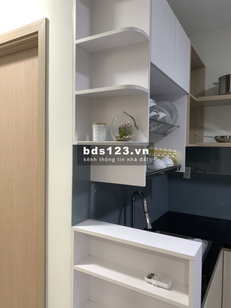 Chủ nhà cần tiền nên bán gấp căn hộ Jamila KĐ 3pn, 92m2 full NT chỉ 3,2 tỷ bao hết. Lh 0909321775. Hoàng