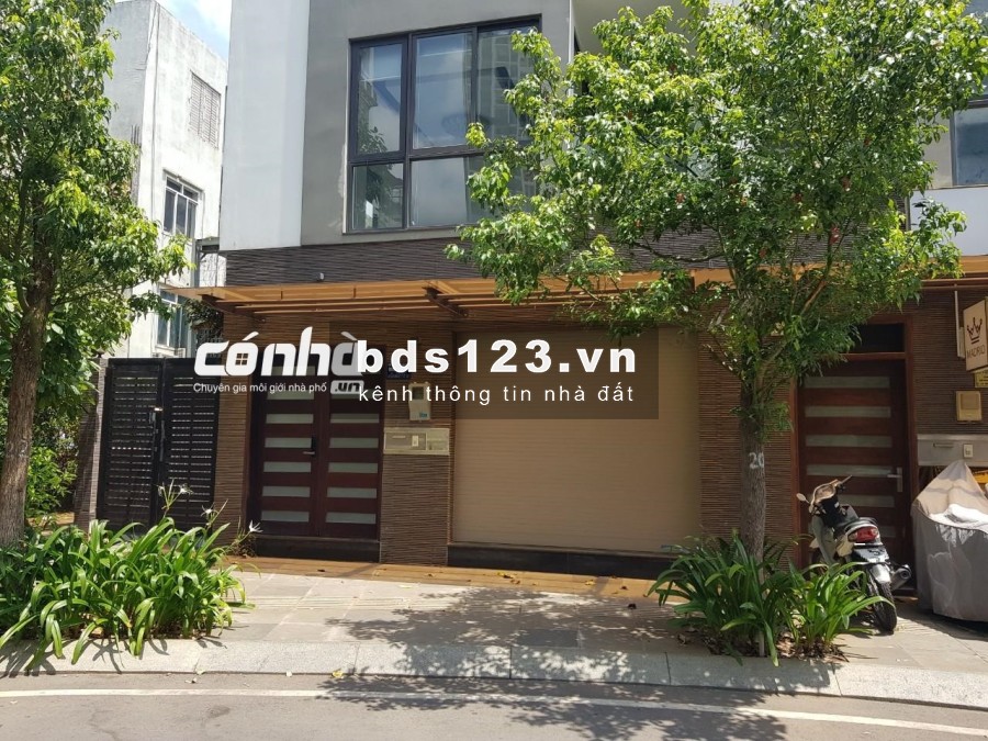 Cho thuê nhà đường 3 tháng 2, khu chung cư centrosa, quận 10. DT 9x13m _ CÓ NHÀ