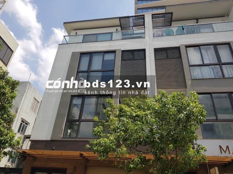 Cho thuê nhà đường 3 tháng 2, khu chung cư centrosa, quận 10. DT 9x13m _ CÓ NHÀ