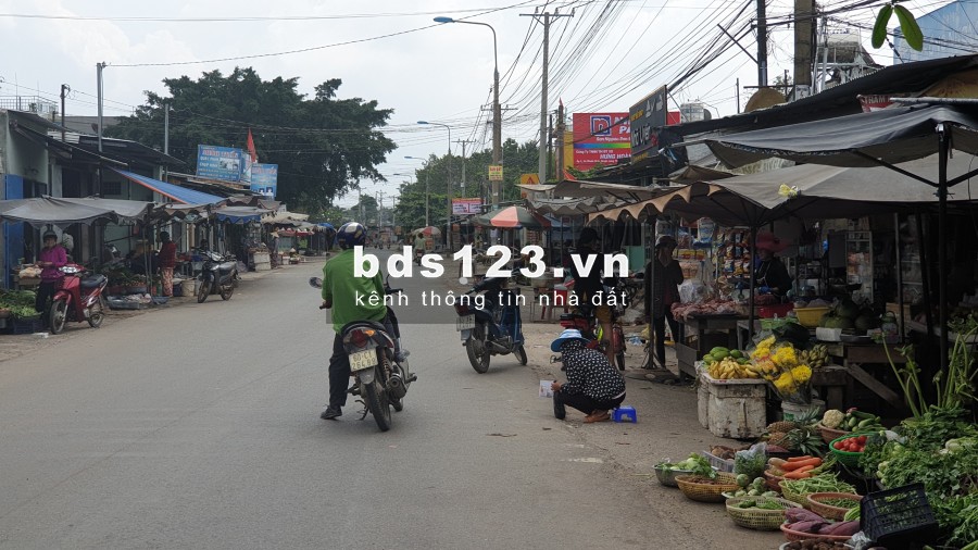 Chính chủ bán lô đất mặt tiền đường chính Phước Bình đang mở rộng 32m, view suối cực đẹp.