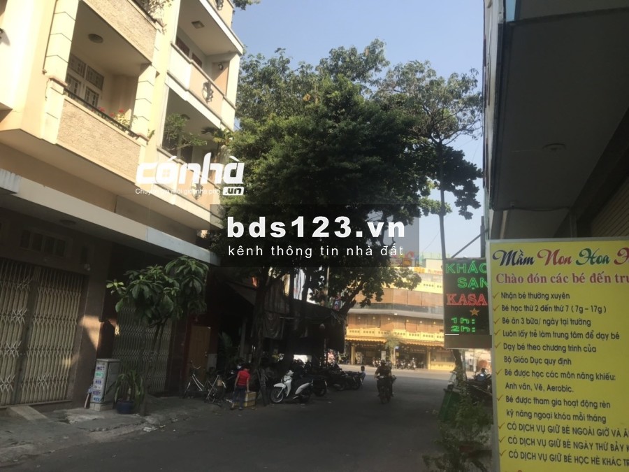 Cho thuê nhà mặt tiền đường Hoa Lan, quận Phú Nhuận. DT 4x16m, 3 lầu - CÓ NHÀ