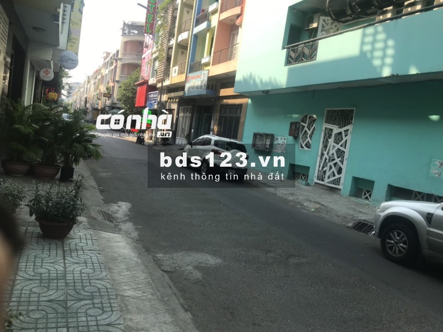 Cho thuê nhà mặt tiền đường Hoa Lan, quận Phú Nhuận. DT 4x16m, 3 lầu - CÓ NHÀ