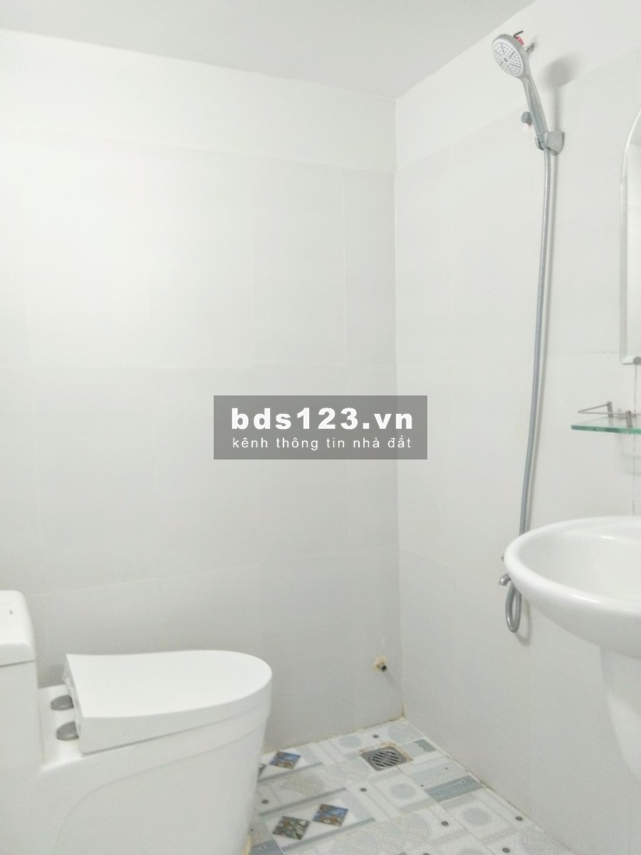 Phòng WC riêng, bếp riêng, cửa sổ, ban công, thang máy. Giờ giấc tự do. Bảo vê & camera an ninh 24/24. Đường 36 Kha Vạn Cân, Linh Đông, Thủ Đức. Xe tải tới cổng