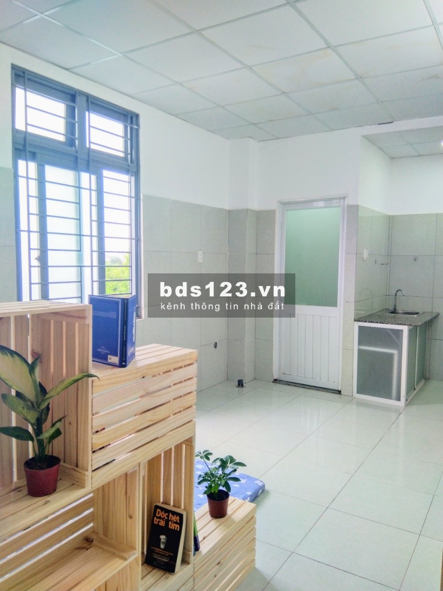 Phòng WC riêng, bếp riêng, cửa sổ, ban công, thang máy. Giờ giấc tự do. Bảo vê & camera an ninh 24/24. Đường 36 Kha Vạn Cân, Linh Đông, Thủ Đức. Xe tải tới cổng