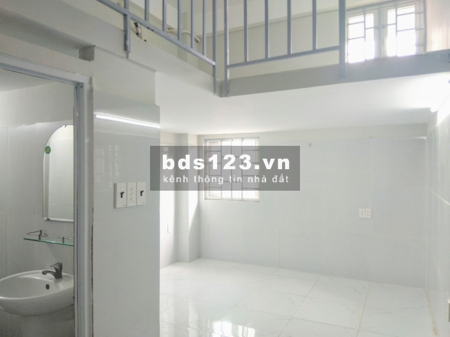 Phòng WC riêng, bếp riêng, cửa sổ, ban công, thang máy. Giờ giấc tự do. Bảo vê & camera an ninh 24/24. Đường 36 Kha Vạn Cân, Linh Đông, Thủ Đức. Xe tải tới cổng