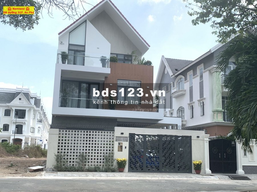 Nhà trệt 1 lầu áp mái có ban công đẹp 29/8 Đường Nguyễn…
