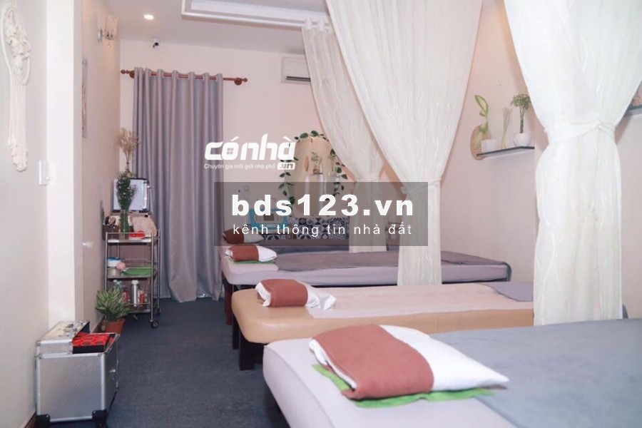 Cho thuê nhà đường CMT8, Quận 10. DT 4x16m, 3 lầu _ CÓ NHÀ