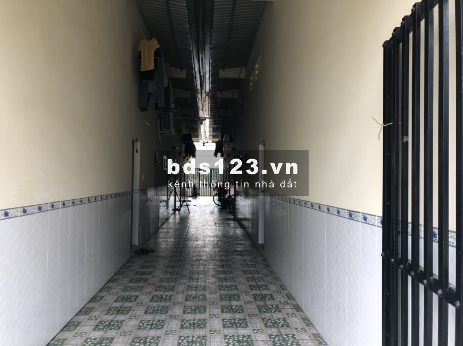 CẦN VỐN KD BÁN GẤP DÃY TRỌ 300m2(10x30) 14p/2kiot thu nhập 18tr/tháng