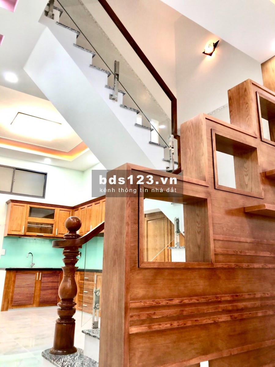 Nhà Mới Xây 2 Lầu Sân Thượng Hẻm 64 Đường Hòa Bình, Phường 05, Quận 11, (đối diện đầm sen)