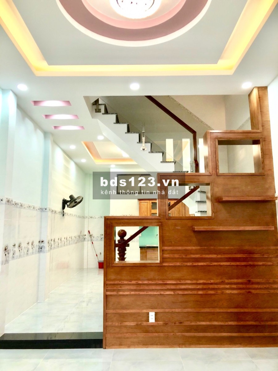 Nhà Mới Xây 2 Lầu Sân Thượng Hẻm 64 Đường Hòa Bình, Phường 05, Quận 11, (đối diện đầm sen)