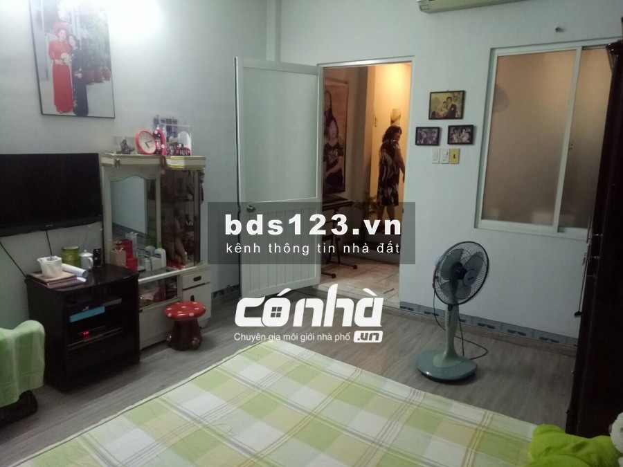 Cho thuê nhà mặt tiền Hồ Hảo Hớn, Cô Giang, Quận 1. DT 4x20m, kinh doanh đa ngành nghề _ CÓ NHÀ