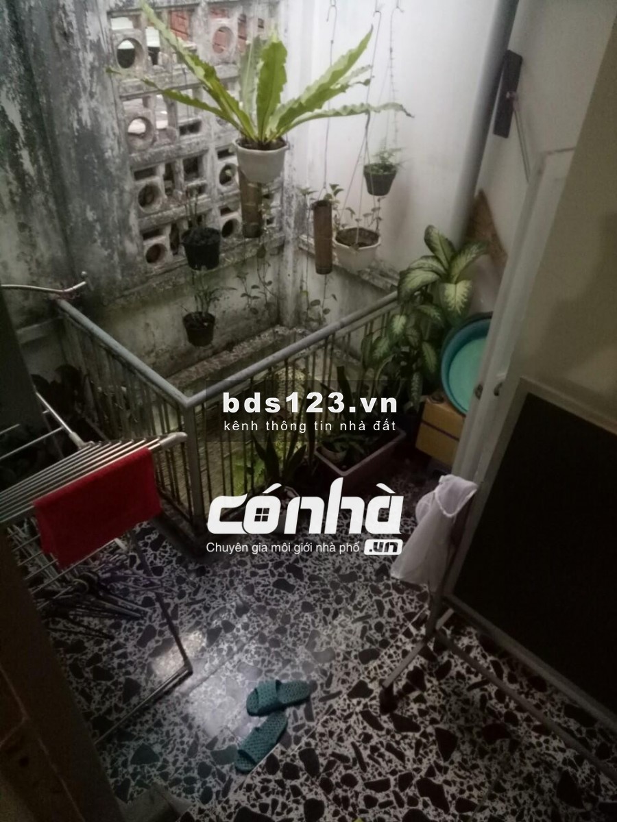 Cho thuê nhà mặt tiền Hồ Hảo Hớn, Cô Giang, Quận 1. DT 4x20m, kinh doanh đa ngành nghề _ CÓ NHÀ