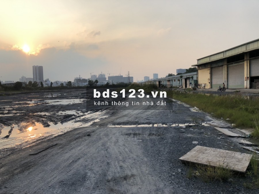 Cho thuê đất trống 35000m2 làm kho bãi, xưởng, nhà máy..tại trung tâm Quận 7, TP Hồ Chí Minh.LH.0866683628