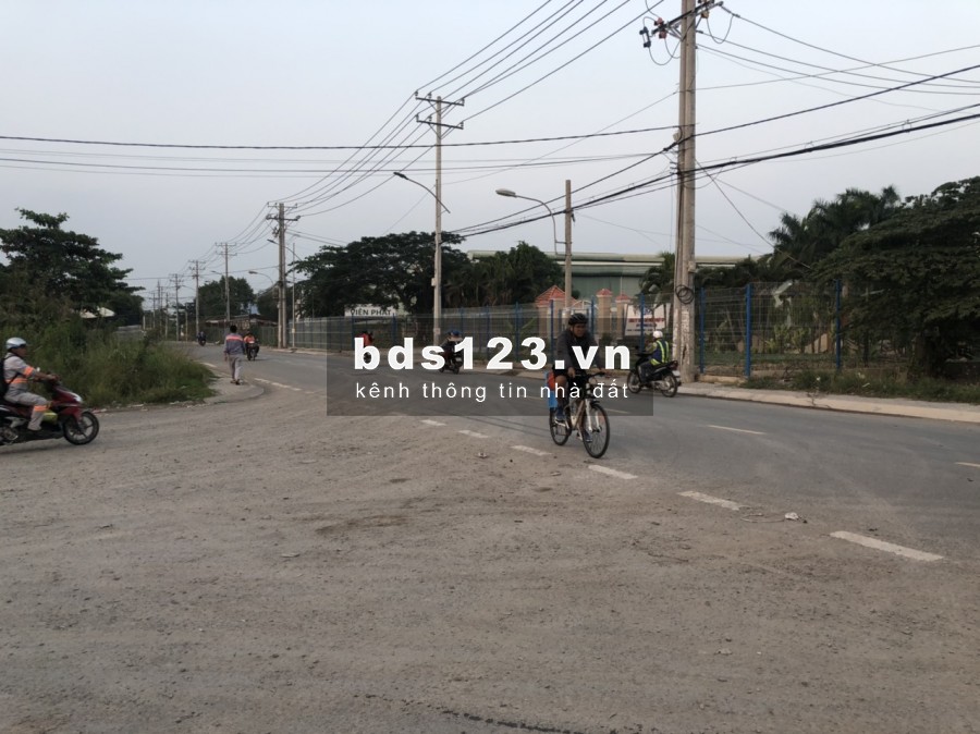 Cho thuê đất trống 35000m2 làm kho bãi, xưởng, nhà máy..tại trung tâm Quận 7, TP Hồ Chí Minh.LH.0866683628