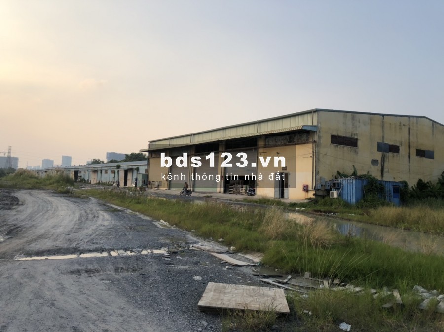 Cho thuê đất trống 35000m2 làm kho bãi, xưởng, nhà máy..tại trung tâm Quận 7, TP Hồ Chí Minh.LH.0866683628