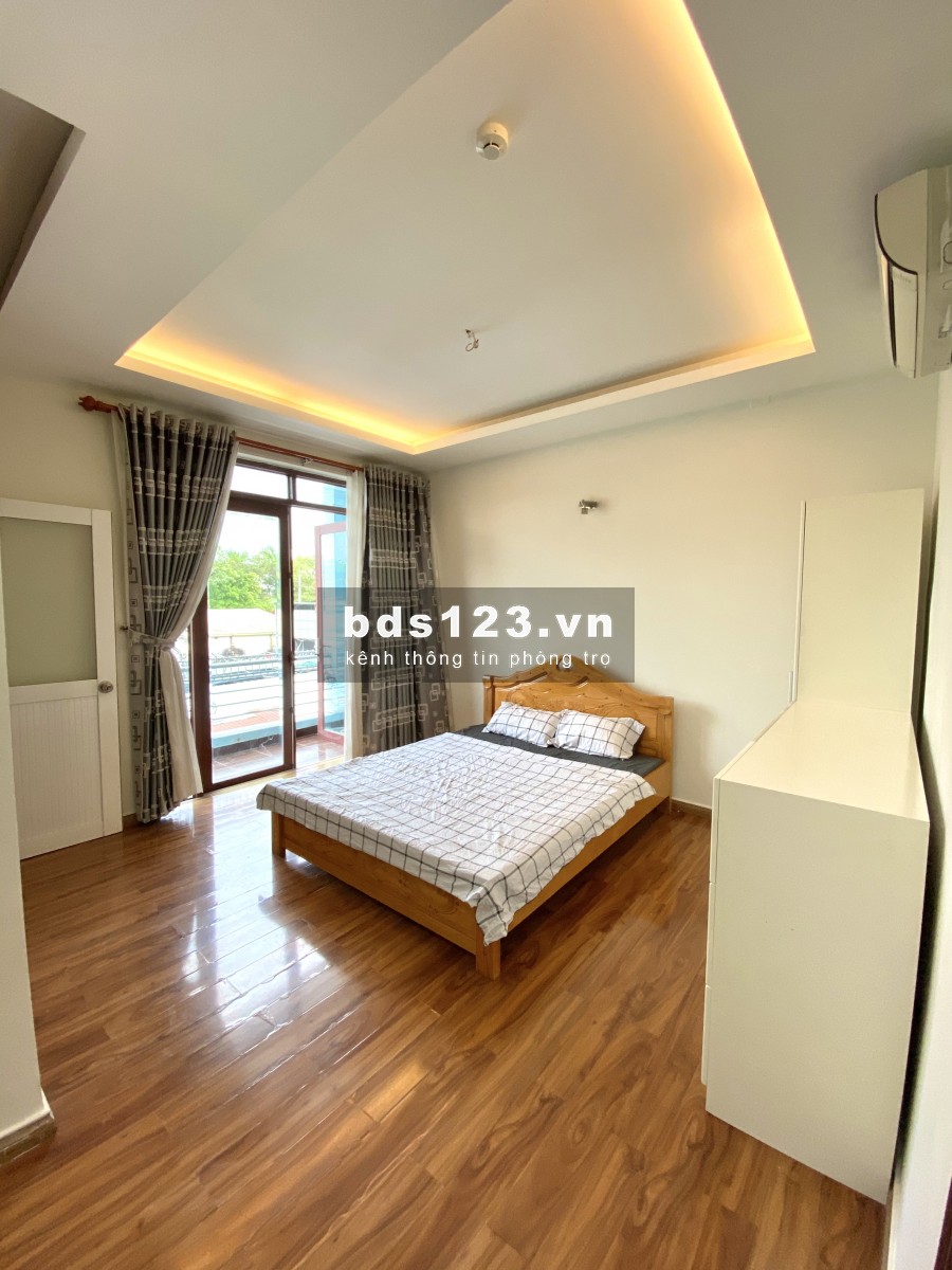 Phòng mới, nội thất, ban công. Sát ngay VINCOM Phan Văn Trị