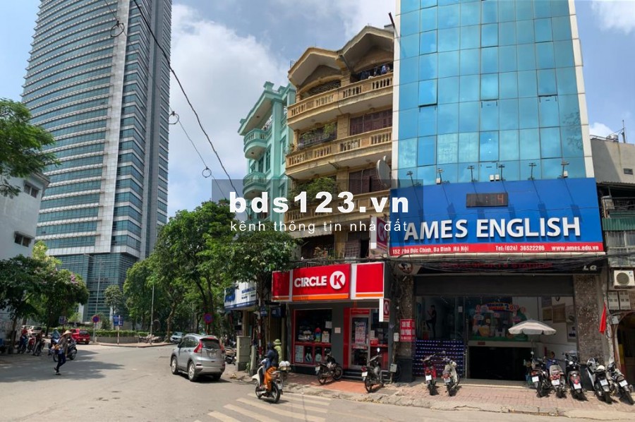 Cho thuê văn phòng TN 12 tầng, 152 Phó Đức Chính - Cửa Bắc, DT 250m2 giá 50tr/tháng bao phí dịch vụ