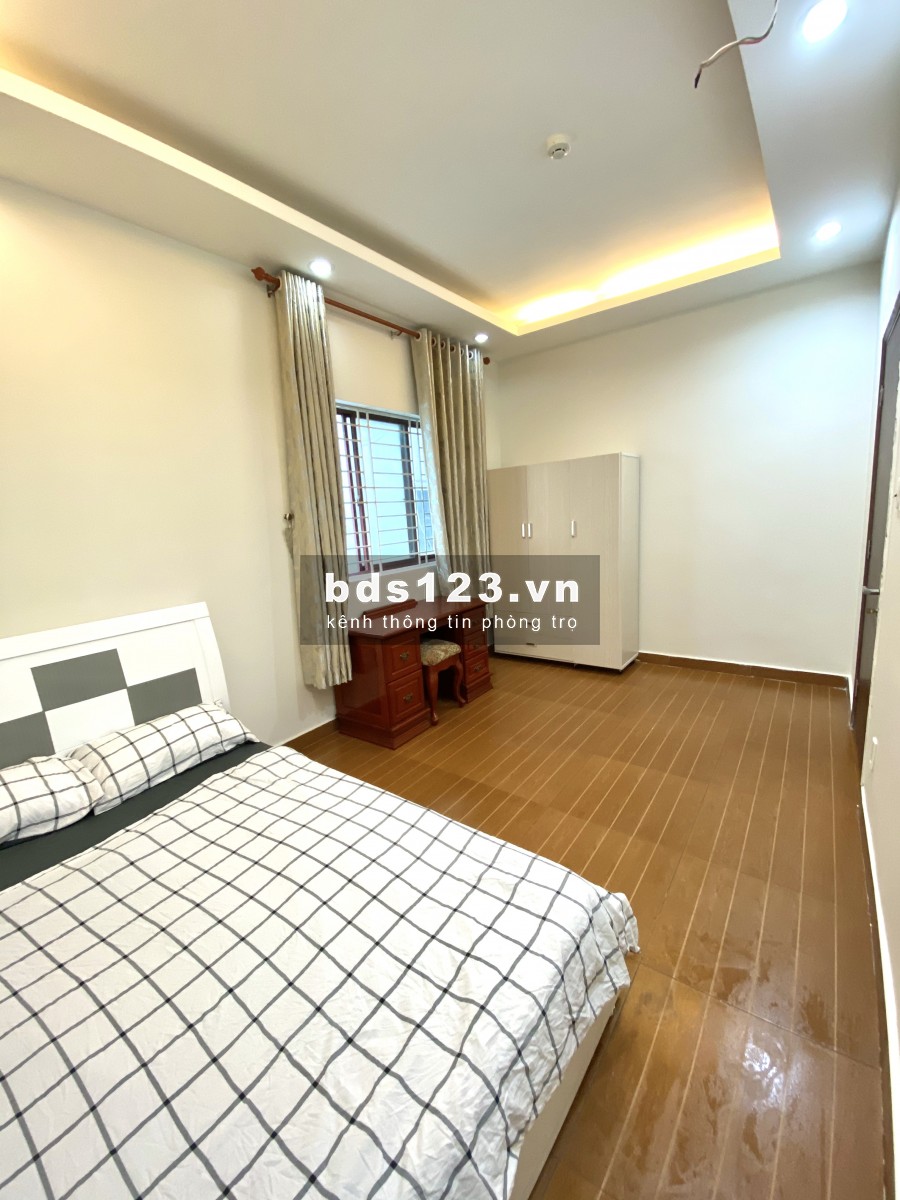 Phòng mới, nội thất, ban công. Sát ngay VINCOM Phan Văn Trị