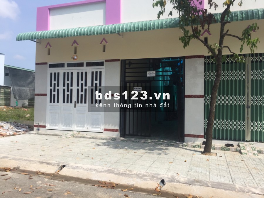 Vỡ nợ bán gấp dãy trọ 16P, 2kiot đối diện chợ, ngay KCN đang hoạt động