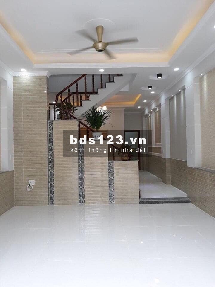 Bán nhà hxh 1 sẹc đường chợ Bình Thành (5*12) đúc 1 lửng 2 lầu 3.45 tỷ