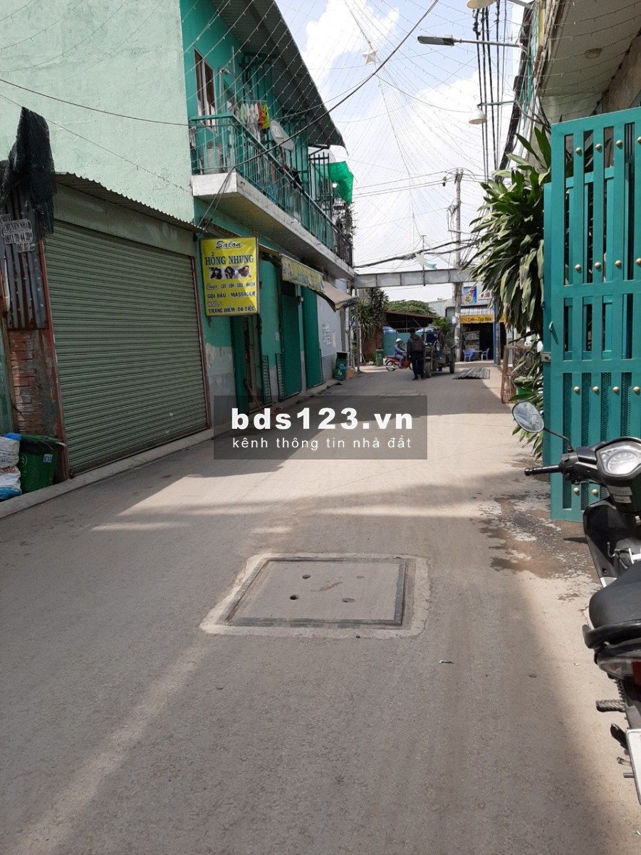 Bán nhà hxh 1 sẹc đường chợ Bình Thành (5*12) đúc 1 lửng 2 lầu 3.45 tỷ