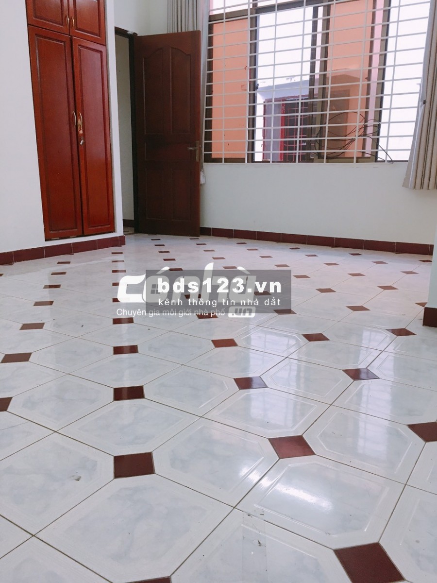 Cho thuê nhà góc 2MT Hẻm xe hơi đường Lam Sơn, Tân Bình. DT 6x18m, 3 lầu _ CÓ NHÀ