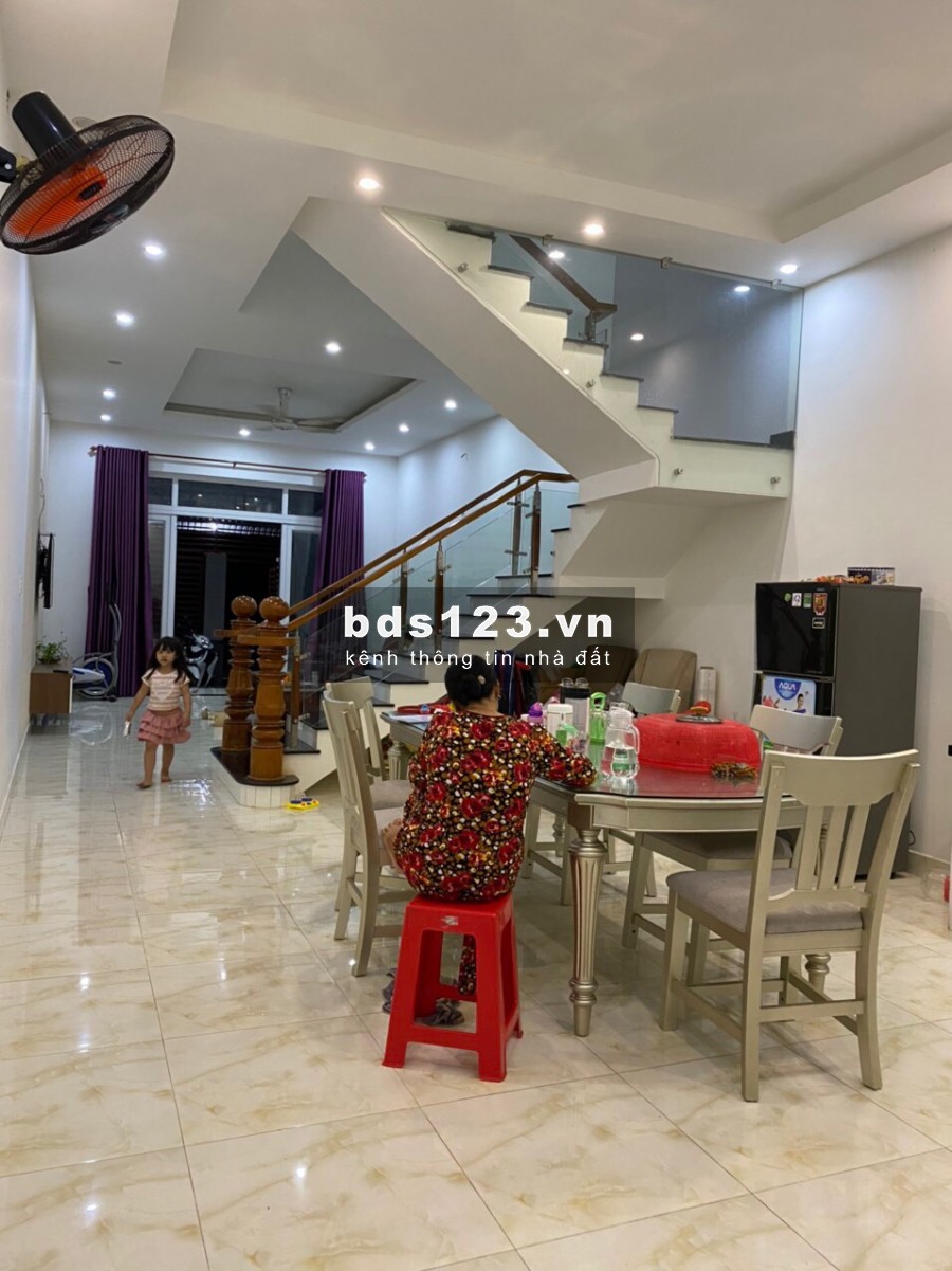 CHUYỂN LÊN SÀI GÒN SINH SỐNG-CẦN BÁN GẤP CĂN NHÀ MỚI XÂY+3 LÔ ĐẤT GIÁ RẺ-SÁT KCN