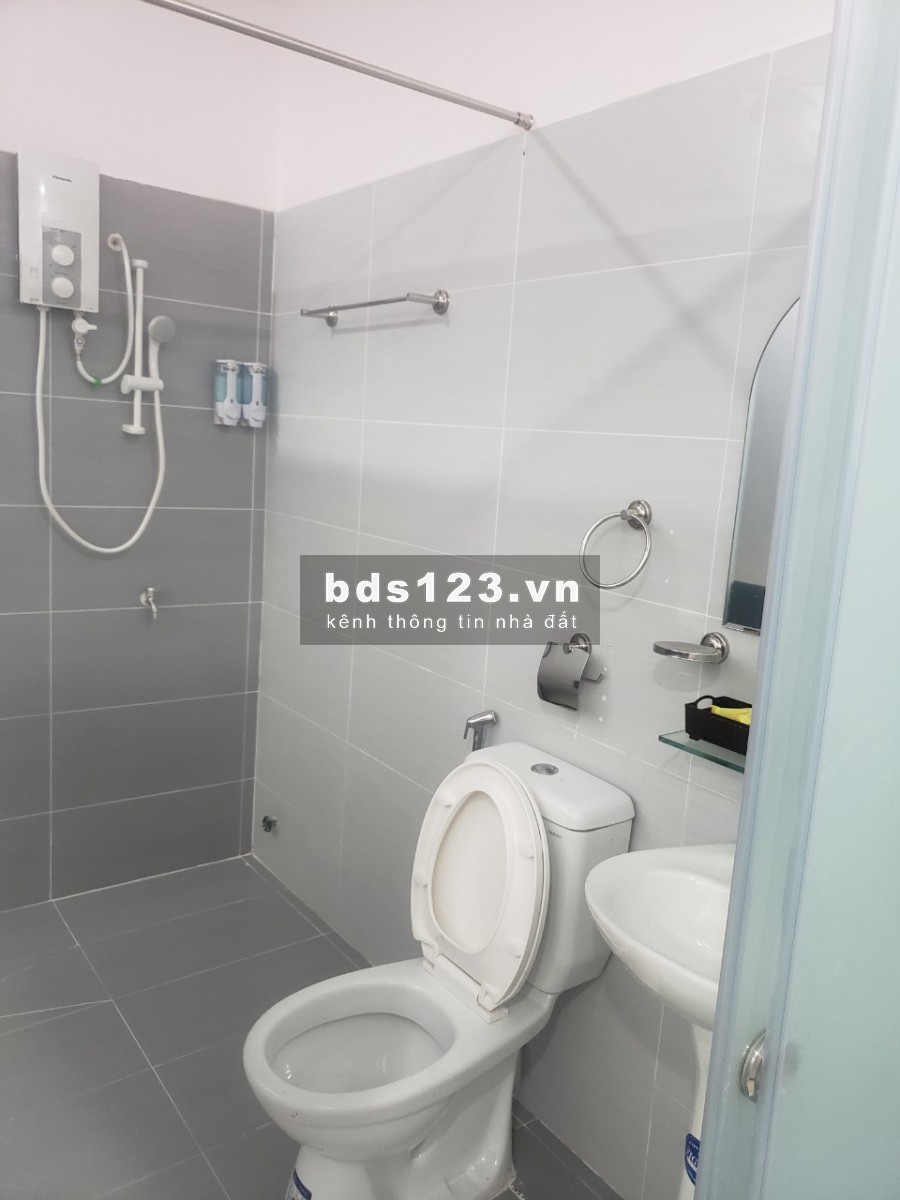 Sang lại Khách Sạn mới Q12-25 phòng, thang máy. Thuê 35tr/tháng