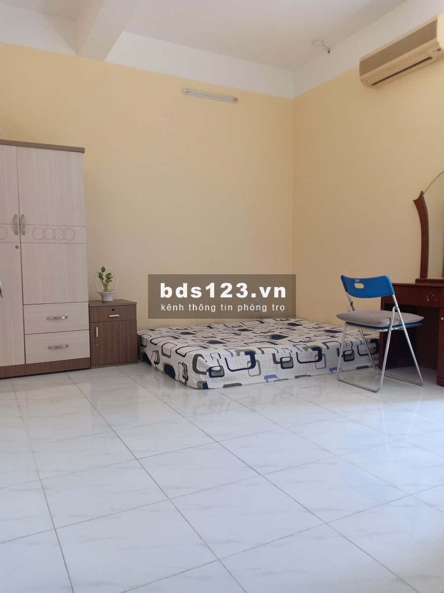 Phòng máy lạnh Q.7, giờ giấc tự do, vào ở ngay.