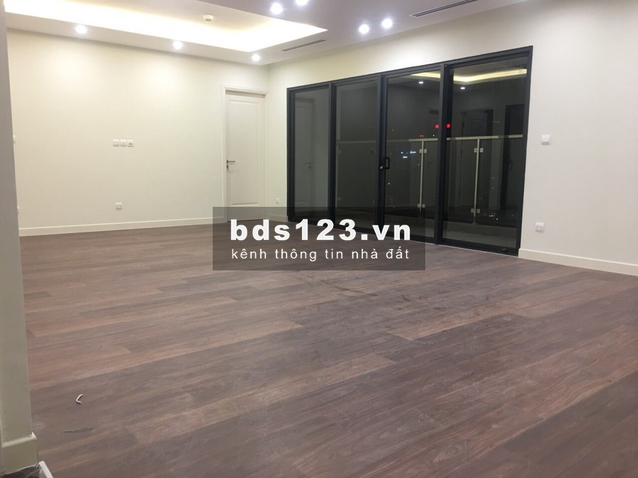 Căn góc 3 ngủ 98m tầng 10 ban công Đông Nam 143 Nguyễn Tuân 0985800205