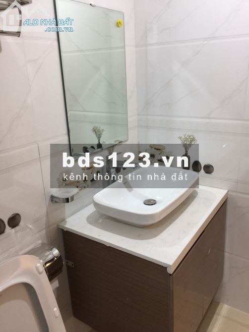 Căn góc 3 ngủ 98m tầng 10 ban công Đông Nam 143 Nguyễn Tuân 0985800205