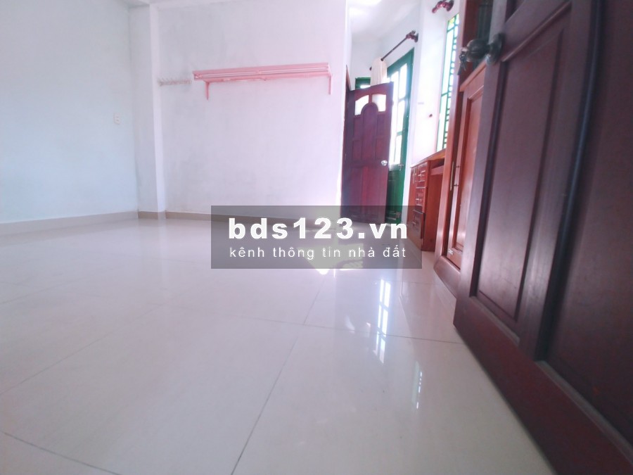 Phòng đẹp ban công ngay Phan Xích Long và Hoa Phượng, Phú Nhuận