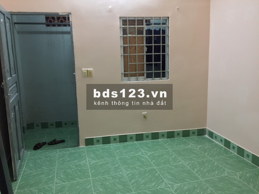 Cho thuê phòng trọ quận 10 đường CMT8 (gần sân khấu Lan Anh)