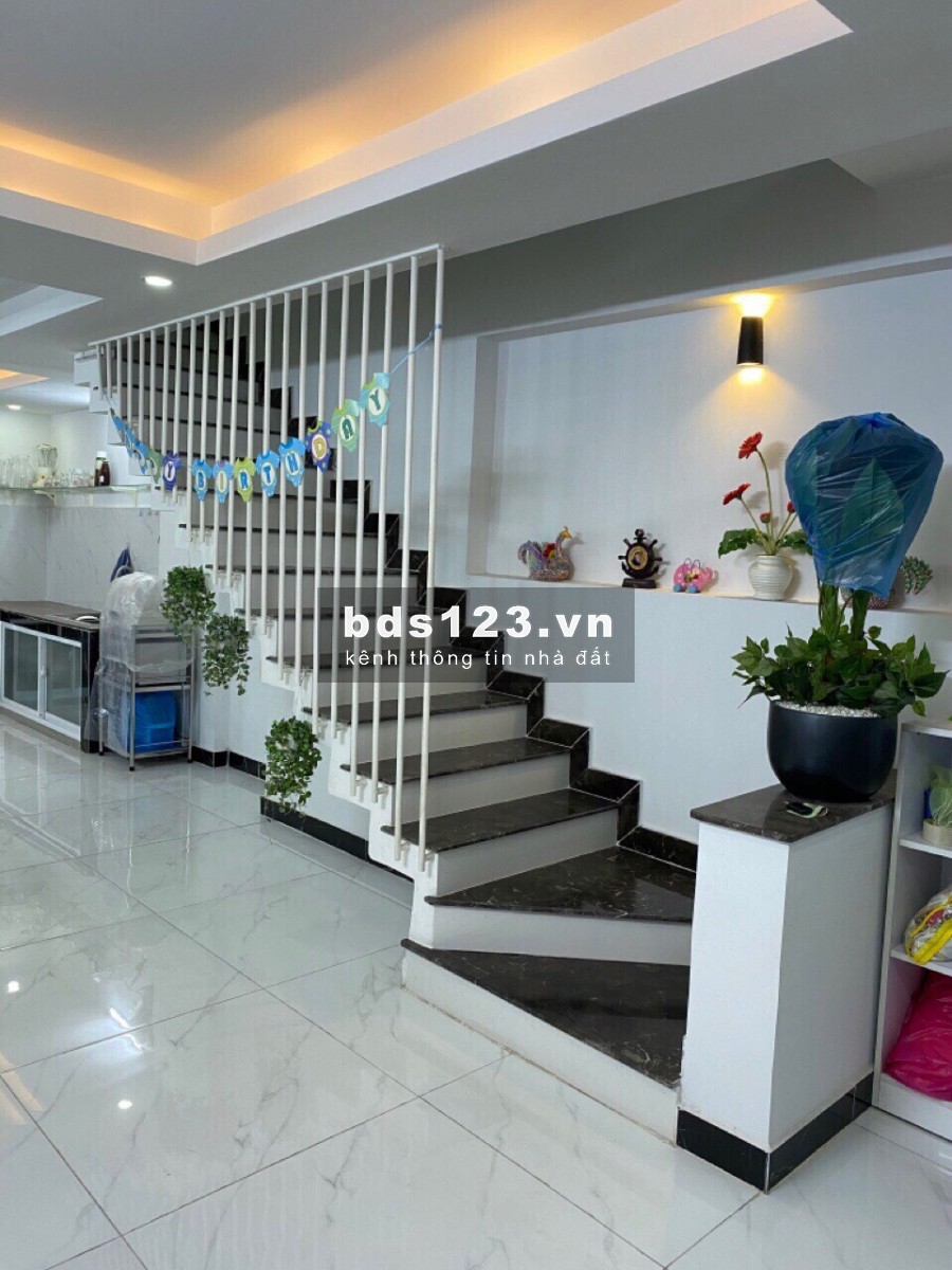 Nhà Nguyên Căn 4PN 4WC 1Trệt 2Lầu Trần Trọng Cung 17tr